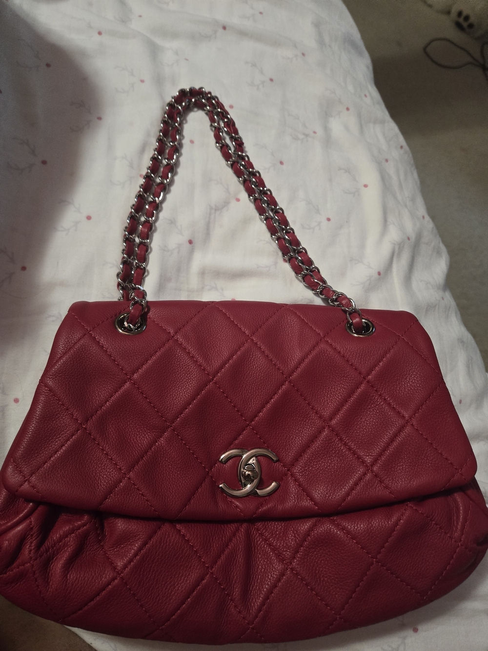 Classic Quilted Red Shoulder Bag with Chain Strap